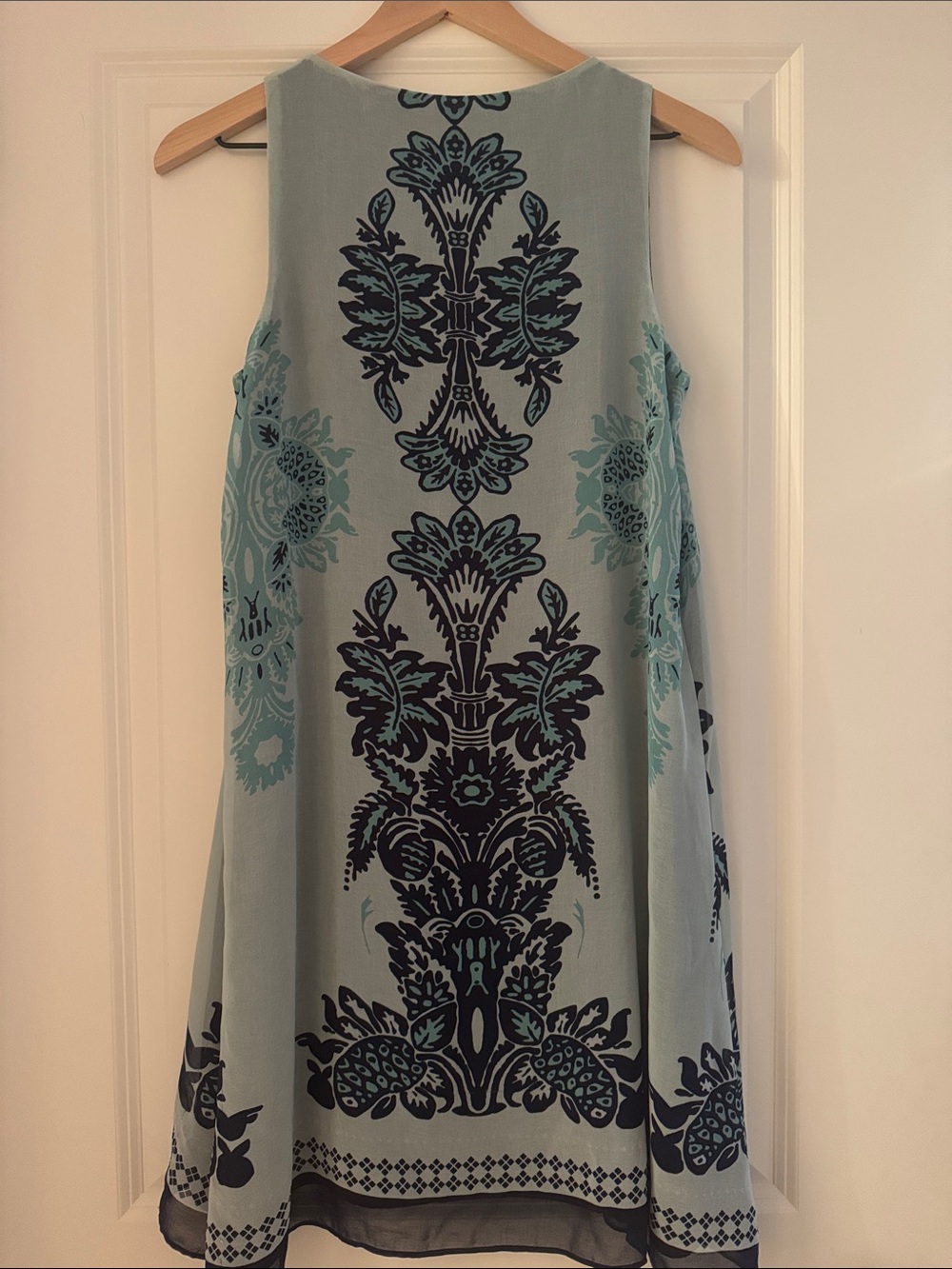 Sleeveless Light Blue Shift Dress with Navy Floral Medallion - Picture 2 of 2
